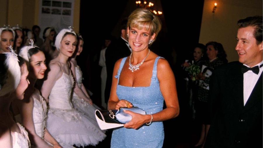 Princesa Diana usa o conjunto de joias do Lago dos Cisnes para apresentação de balé em 3 de junho de 1997 - Dave Benett/Getty Images