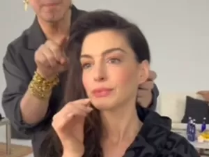 Dica de Anne Hathaway para aumentar lábios funciona? Vanessa faz o teste