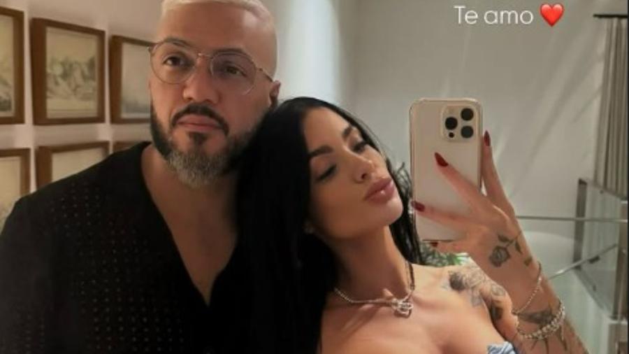 Rayane Figliuzzi posa ao lado do namorado, Belo, em jantar romântico - Reprodução/Instagram