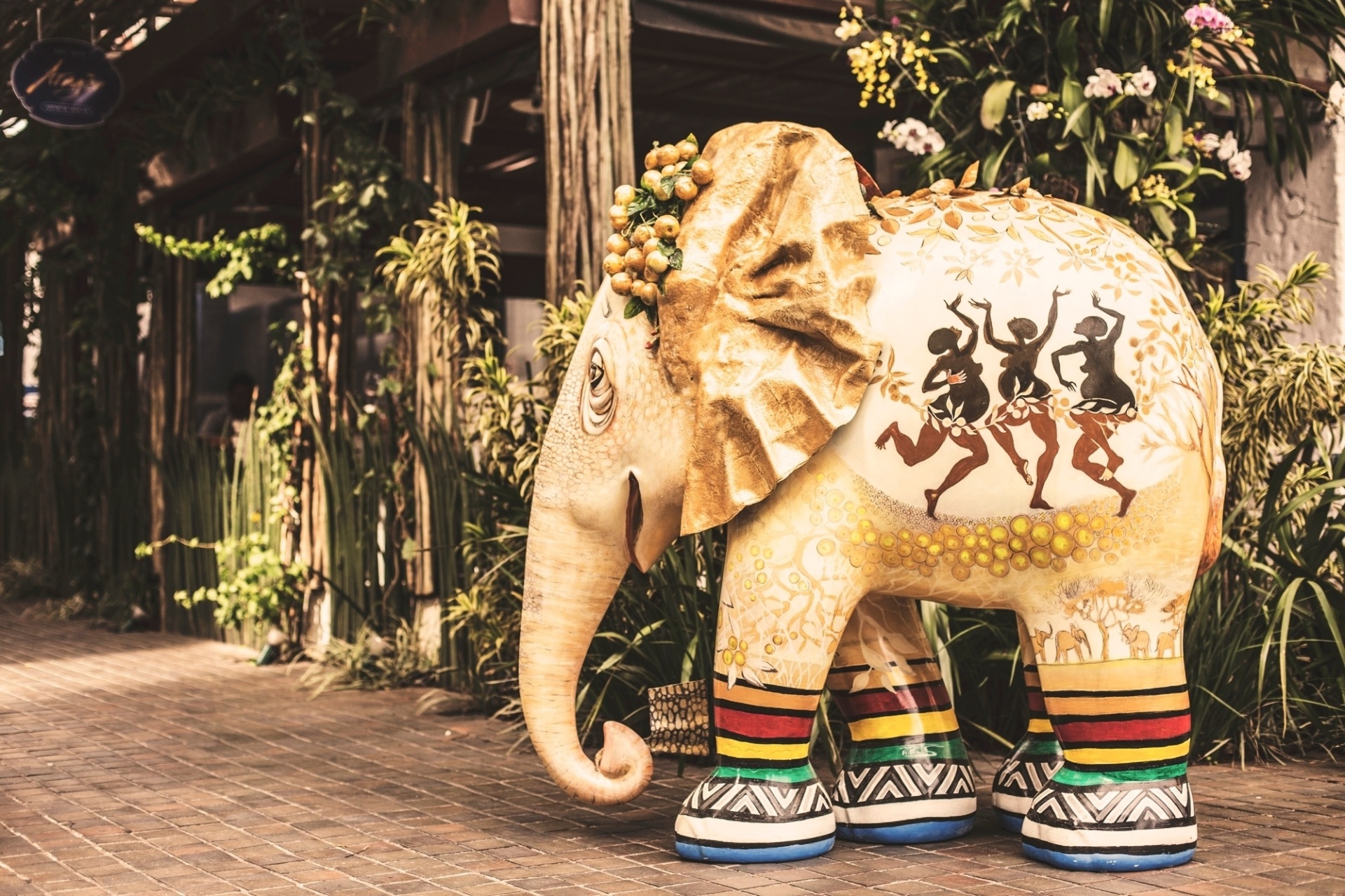 Elefante Ubuntu-S, da artista Albertina Prates, no Aragon (alameda Ministro Rocha Azevedo, 1373, Jardim Europa). As esculturas ficam em São Paulo até o final de março. No dia 2 de abril, as peças voltam a Florianópolis para um leilão beneficente. - Divulgação