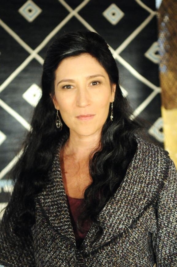 Beth Goulart interpreta Léia em "Terra Prometida" - Munir Chatack/Record