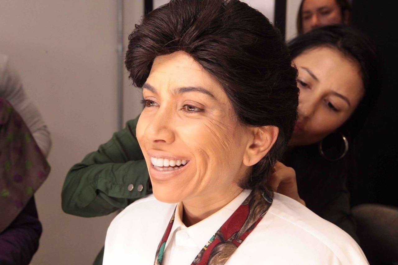 Para comemorar os 35 anos do SBT, Patricia Abravanel se fantasiou de Silvio Santos no "Máquina da Fama" que irá ao ar na próxima segunda (15). A apresentadora comandará seu programa vestida como o pai, com direito a peruca e terno, além dos bordões do dono do SBT - Leonardo Nones/SBT