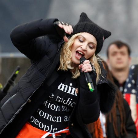 Madonna fez um pequeno show no final da Marcha das Mulheres em Washington, nos Estados Unidos - Reuters
