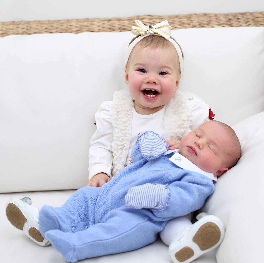 Michel Teló comemora um ano de Melinda e uma semana de Teodoro com foto do primeiro encontro. - Reprodução/Instagrammicheltelo/fotografathalitacastanha