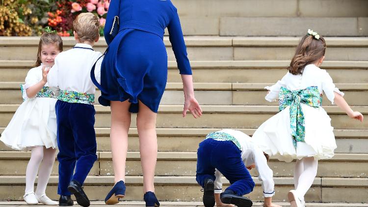 A princesa Beatrice com a princesa Charlotte e outras daminhas e pajens do casamento da princesa Eugenie - Getty Images - Getty Images