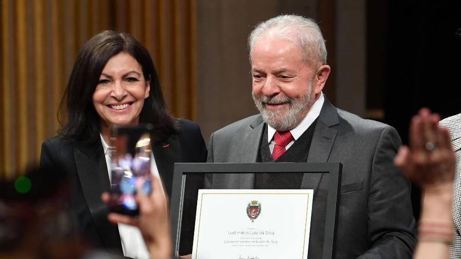 Lula recebe título da prefeita de Paris, Anne Hidalgo - AFP