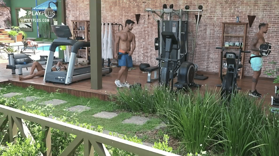 A Fazenda 2020: Jakelyne Oliveira, Mariano e Lipe Ribeiro fazem treinamentos na academia - Reprodução/RecordTV