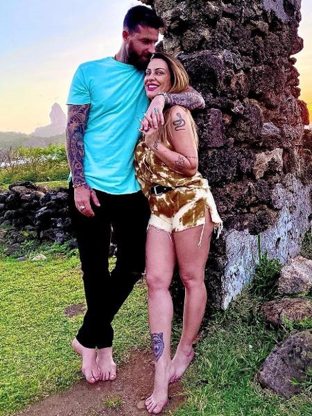 Cleo e o marido, Leandro D"lucca, estão curtindo a lua de mel em Fernando de Noronha (PE) - Reprodução/Instagram