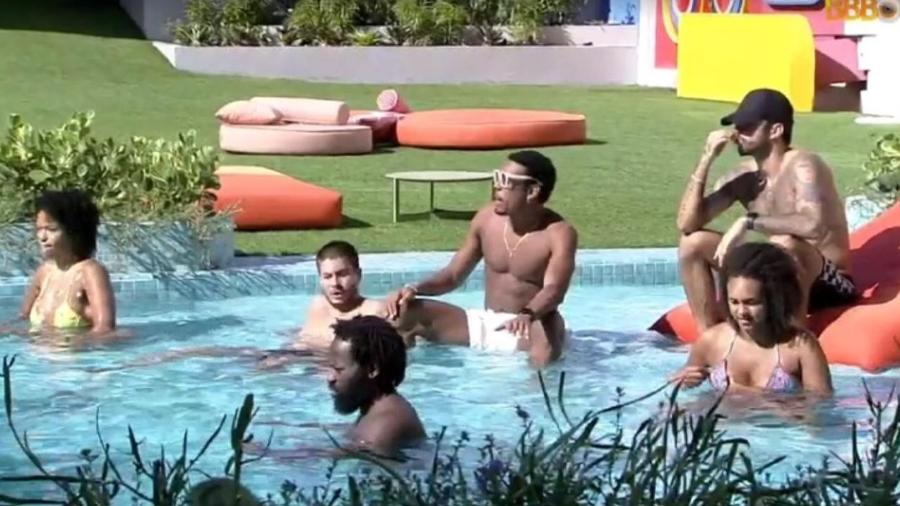 BBB 22: Brothers se divertem na piscina na tarde deste sábado - Reprodução/Globoplay