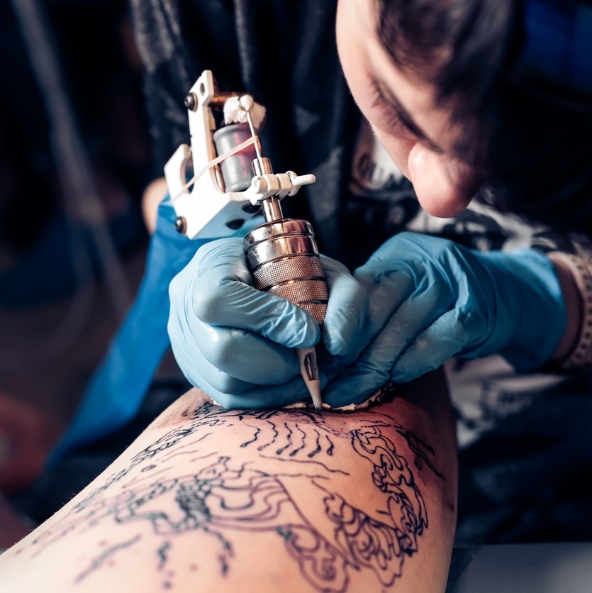 As 100 Melhores Tatuagens nas mãos da internet [Femininas e Masculinas] -  Top Tatuagens