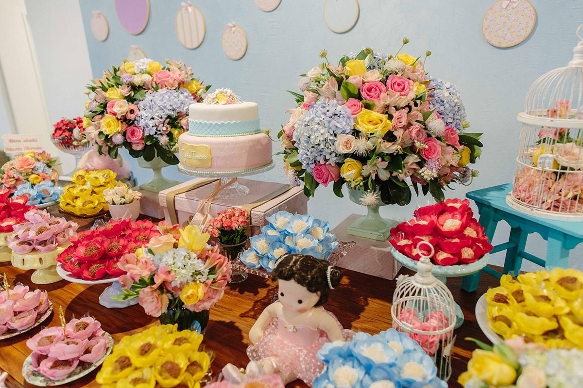 chá bailarina mesa frente - Nina Bedacchi/Divulgação