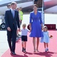 William, George, Jate e Charlotte adotaram o azul na chegada a Berlim - Getty Images
