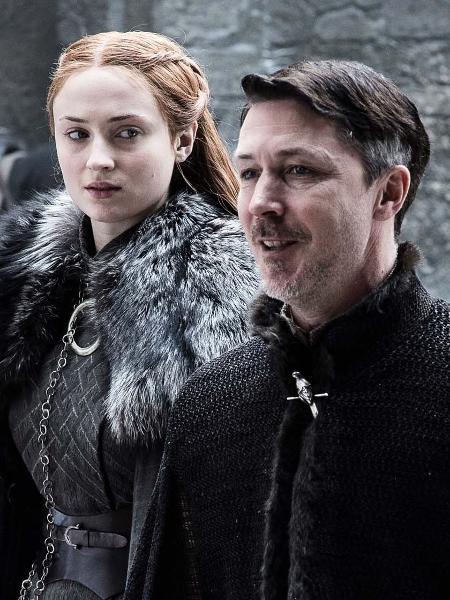 Sansa Stark e Mindinho andam por Winterfell em cena do terceiro episódio da sétima temporada de "Game of Thrones" - Divulgação/HBO  - Divulgação/HBO 