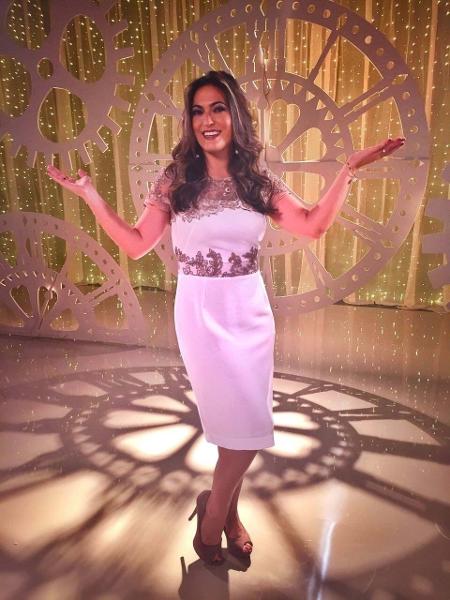 A apresentadora Stella Gontijo na gravação da vinheta de fim de ano da TV Gazeta - Divulgação - Divulgação