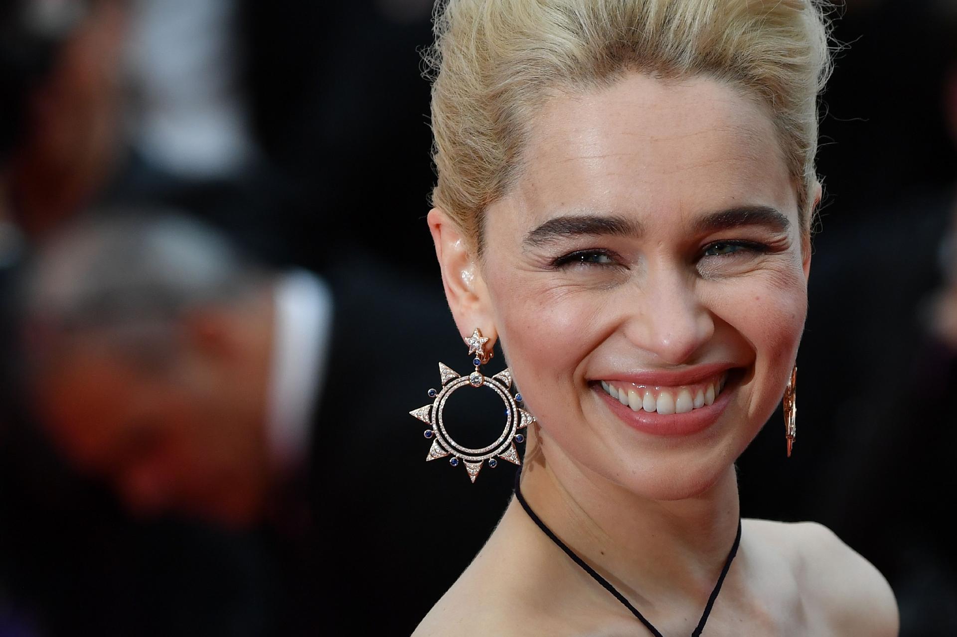 Os atros de "Han Solo: Uma história Star Wars" compareceram ao tapete vermelho do filme em Cannes, com direito a desfile de Stormtrooper e até do Chewbacca - AFP