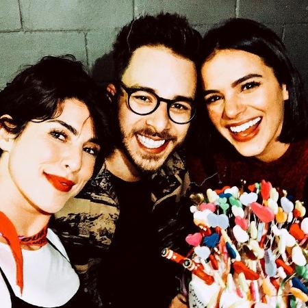 Bruna Marquezine com os amigos Giovanna Ewbank, Bruno Gagliasso e João Vicente de Castro no show de Sandy e Junior, no Rio - Reprodução / Instagram