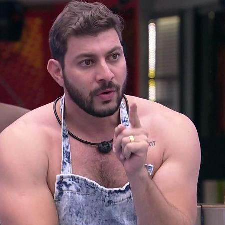 quanto os integrantes ganham nas suas profissões? 2 BBB21: Caio gera debate e ameaça ir embora da casa - Reprodução / Globoplay - Reprodução / Globoplay