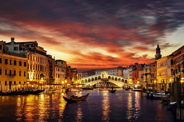 Vista para os canais em Veneza
