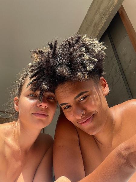 Bruna Linzmeyer e sua namorada - Reprodução Instagram