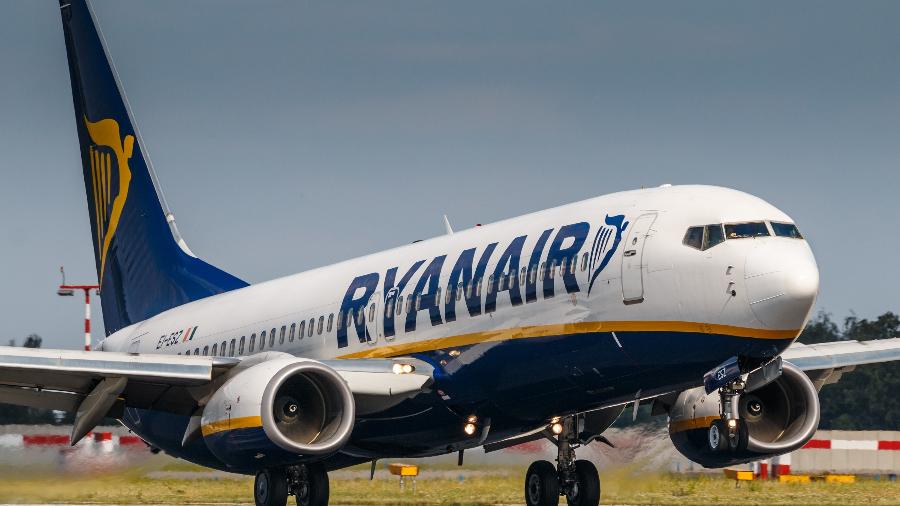 Avião da companhia aérea Ryanair: Empresa ironiza quem reclama dela nas redes sociais