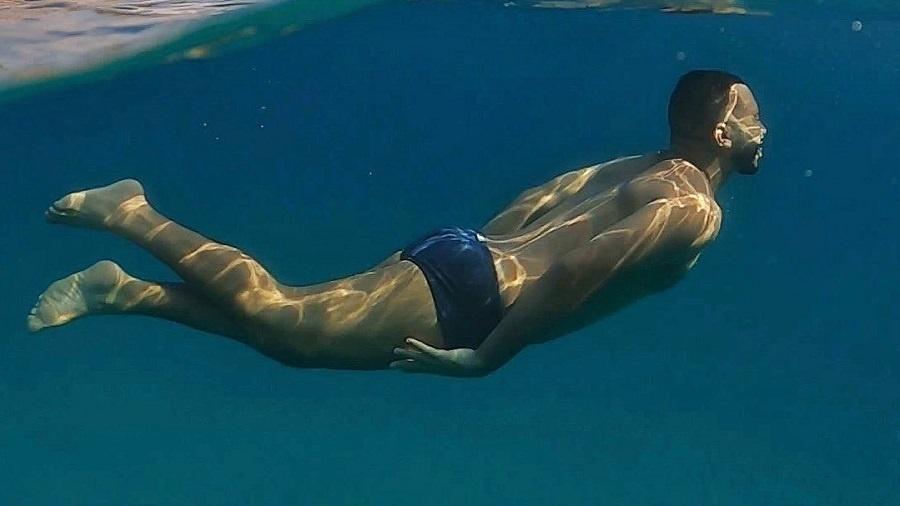 Ex-BBB Gil curte mergulho em Fernando de Noronha - Reprodução/Instagram