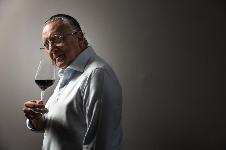 Galvão Bueno "descobriu" os vinhos por indicação de Boni, na Copa da Espanha