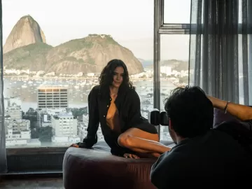 Bruna Marquezine estrela cenas quentes em série da Disney+; veja fotos