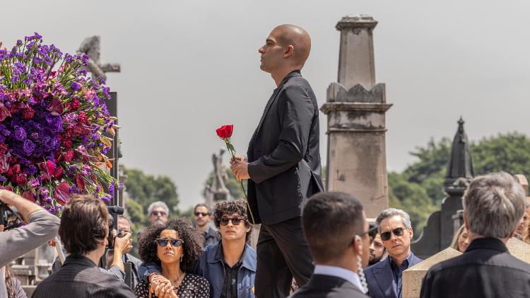 Cortejo e enterro de Odete Roitman (Debora Bloch) em 'Vale Tudo' Cortejo e enterro de Odete Roitman (Debora Bloch) em 'Vale Tudo'