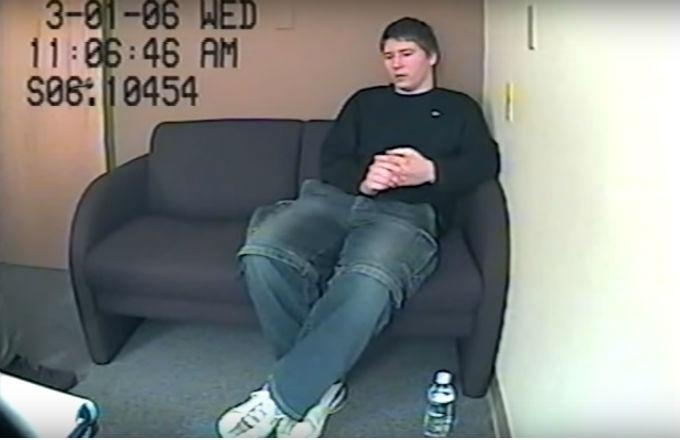 2015 - Brendan Dassey, sobrinho de Steven Avery, confessa participação dele e do tio na morte de Teresa Halbach - Divulgação/Netflix