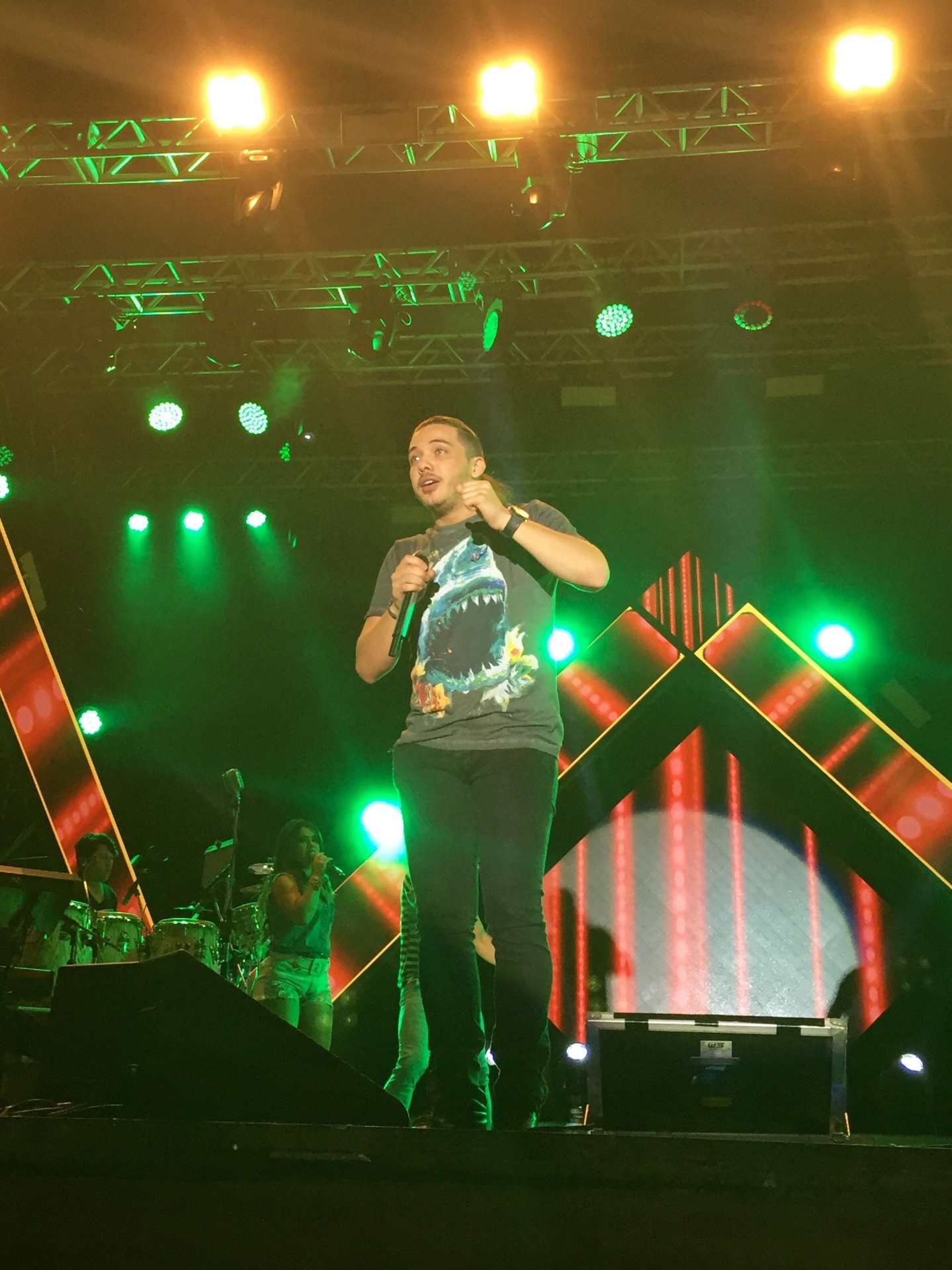 24.jan.2016 - Show do Wesley Safadão no CTN (Centro de Tradições Nordestinas) - Ligia Gauri e Luiz Gomes/UOL