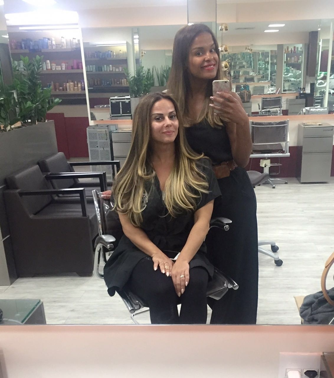 O cabelo de Viviane Araújo é um dos mais pedidos no salão - Arquivo Pessoal