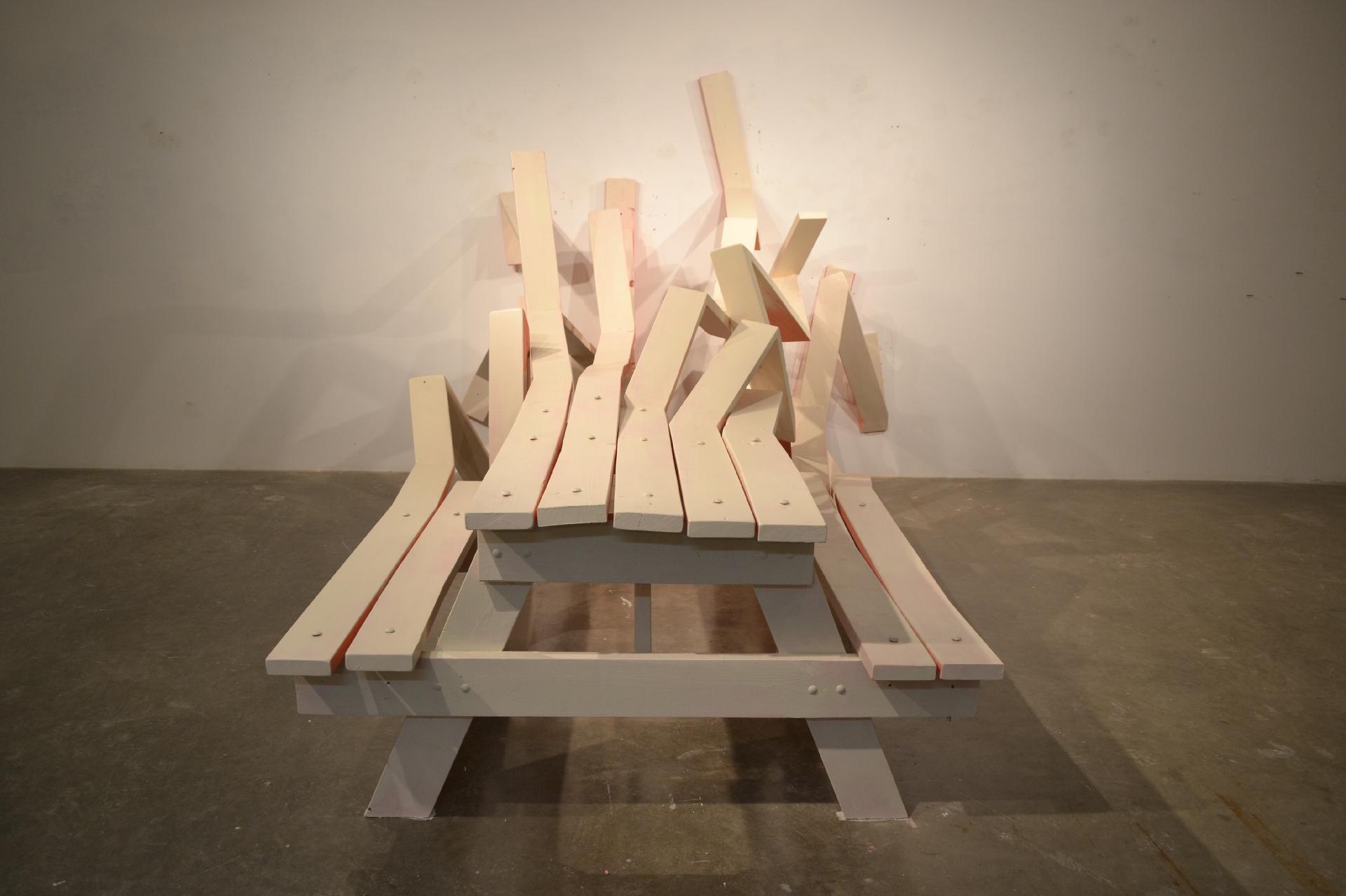 O processo de criação de Michael Beitz (www.michaelbeitz.com) é demorado: o primeiro passo é colocar a ideia no papel, depois encontrar os materiais certos para a escultura e, num terceiro momento, fabricar os protótipos para conseguir o modelo correto. Aí sim, o designer parte para a construção da obra em si, que leva de dois a três meses para ficar pronta - Divulgação