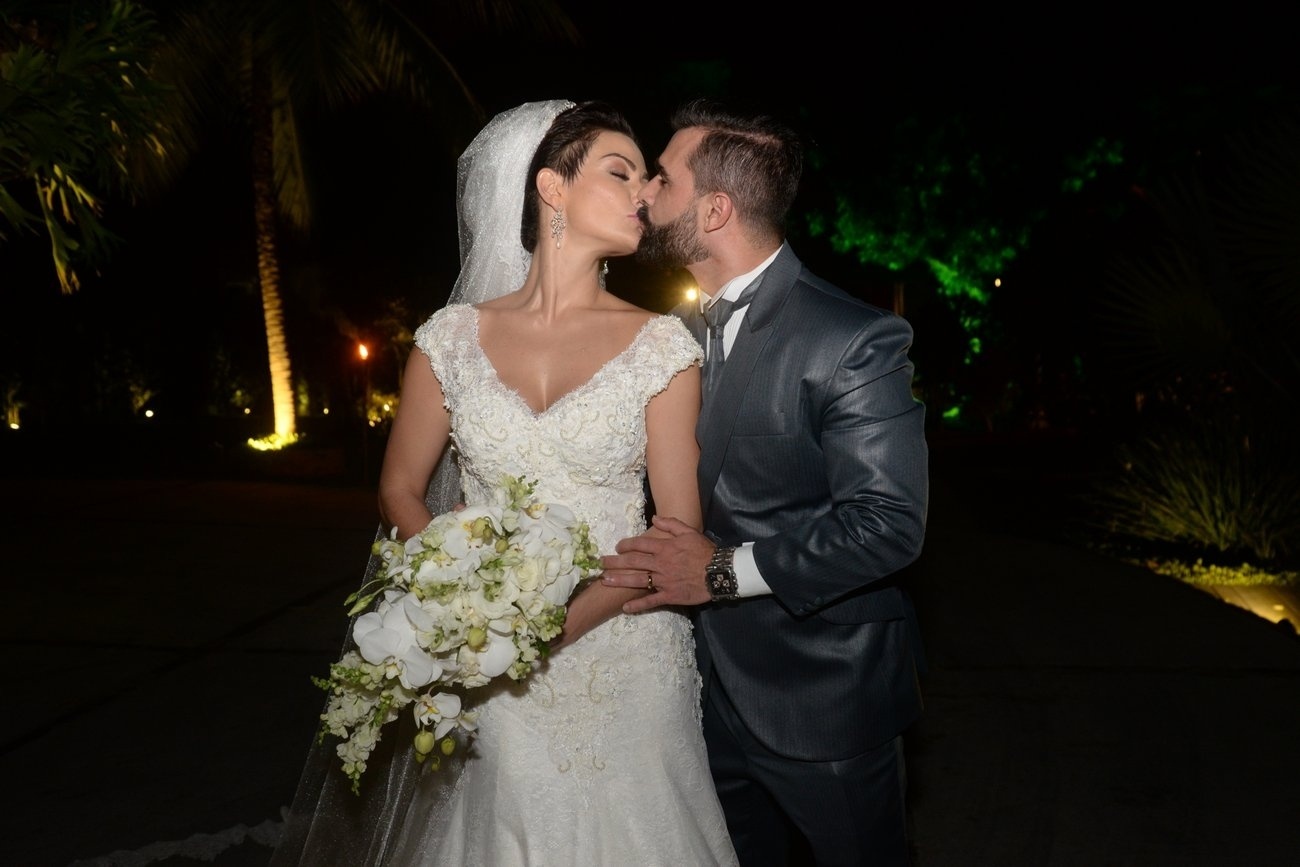 21.nov.2016 - Laura Keller e Jorge Sousa, recém-casados - Vinicius Marinho/Brazil News