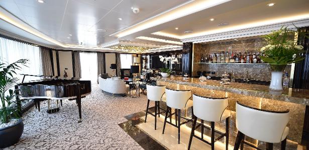 Interior da Regent Suite, que conta com piano, bar, mordomo e spa privativo - Divulgação/Regent Seven Seas - Divulgação/Regent Seven Seas