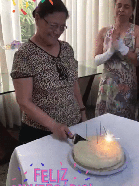 Graciele Lacerda registrou a hora do "Parabéns" para a sogra, Dona Helena - Reprodução/Instagram - Reprodução/Instagram