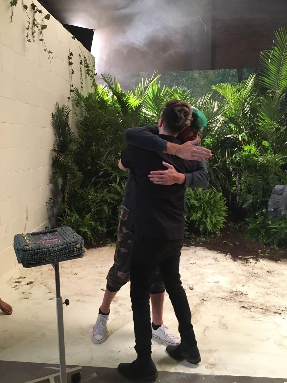 De novo visual, Luan Santana grava clipe na Colômbia - Divulgação