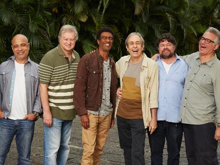 Os cassetas Claudio Manoel, Beto Silva, Helio de La Peña, Reinaldo Figueiredo, Marcelo Madureira e Hubert Aranha - Guto Costa/Divulgação Multishow