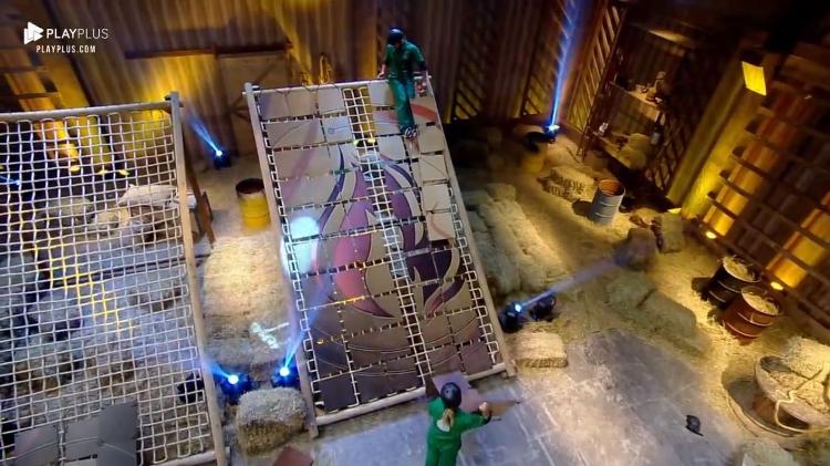 Peões disputam a prova de fogo - Reprodução/PlayPlus - Reprodução/PlayPlus