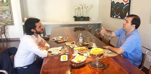 Deputados federais | Túlio Gadêlha publica foto com Rodrigo Maia e revolta famosos
