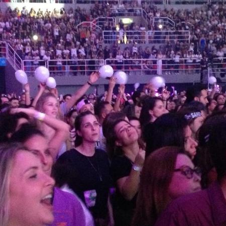 Fernanda Souza se emociona durante show de Sandy e Junior no Rio de Janeiro - Carolina Farias/UOL - Carolina Farias/UOL