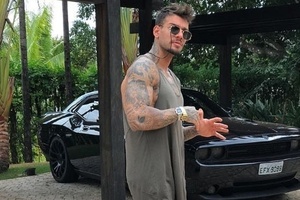 Só máquinas | Audi, Dodge e motos que Lucas Lucco já ostentou nas redes