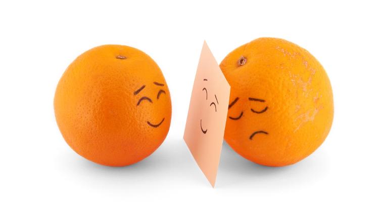 Sorriso falso - iStock - iStock