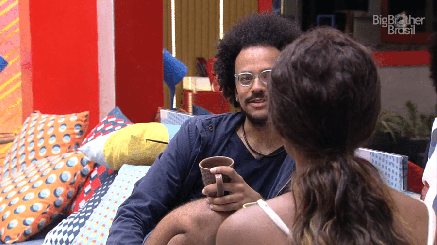 BBB 21: João Luiz e Camilla conversam - Reprodução/Globoplay