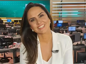 'Musa' da campanha de Bolsonaro, Carla Cecato é demitida pela JP News