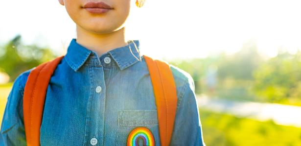 Cinco fake news sobre filhos e infâncias trans que você precisa conhecer - UOL