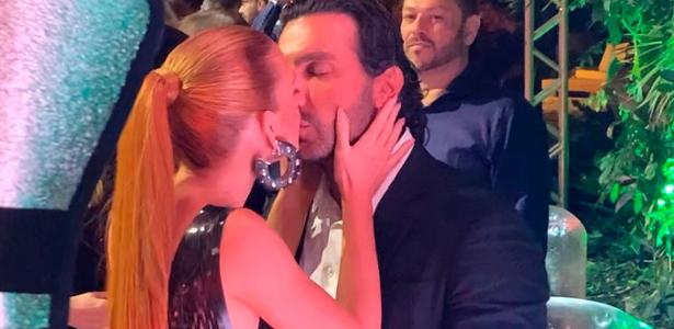 Marina Ruy Barbosa besa a su novio en desfile de su marca