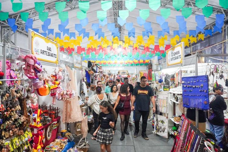 Feira de artesanato no São João de Caruaru