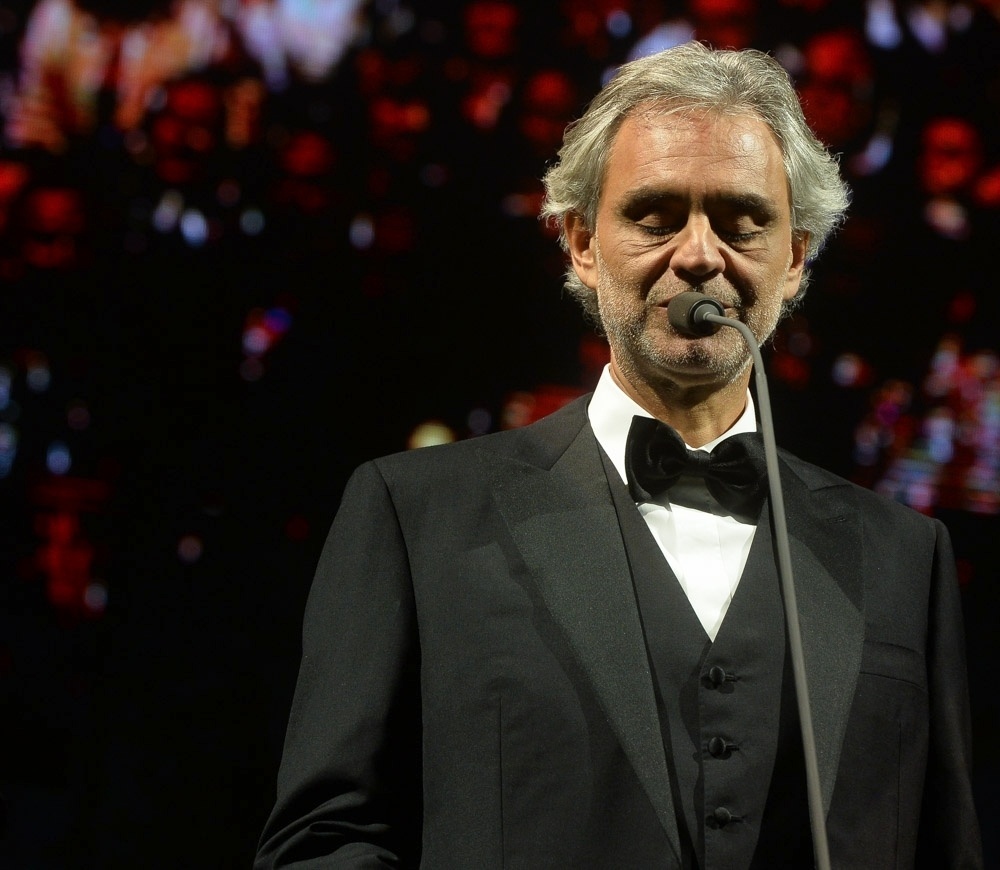 13.out.2016 - Tenor italiano Andrea Bocelli se apresenta no Allianz Parque, em São Paulo, com repertório do disco "Cinema" (2015) - Francisco Cepeda/AgNews