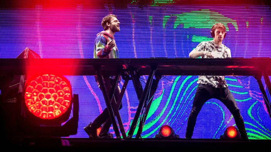 O duo de DJs The Chainsmokers se apresenta no The Town no dia 7 de setembro - Keiny Andrade/Folhapress