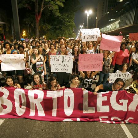 Coletivos e movimentos de mulheres se manifestam a favor do aborto legal - Foto: Marlene Bergamo/Folhapress